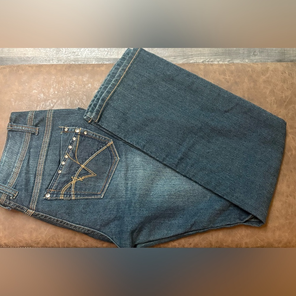 NWOT Women’s Blue Jeans, size 6